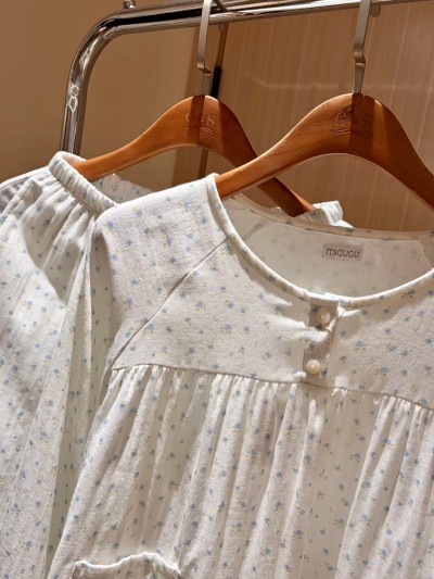 dongguan silk robe dongguan silk slip dongguan silk sleep dress dongguan silk pajamas dongguan men silk pajamas dongguan lingerie dongguan underwear dongguan sexy pajamas dongguan brassiere dongguan loungewear 